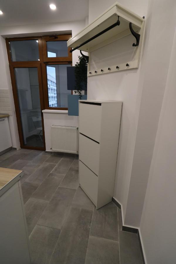 Cozy Novotel Studio - Free Minibar - Quiet & Peace Boekarest Buitenkant foto